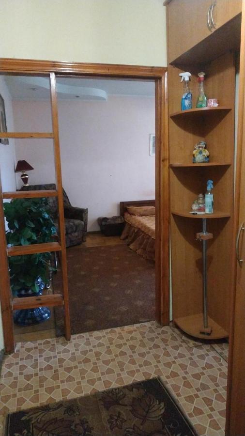 Flats Appartement Izyum Buitenkant foto