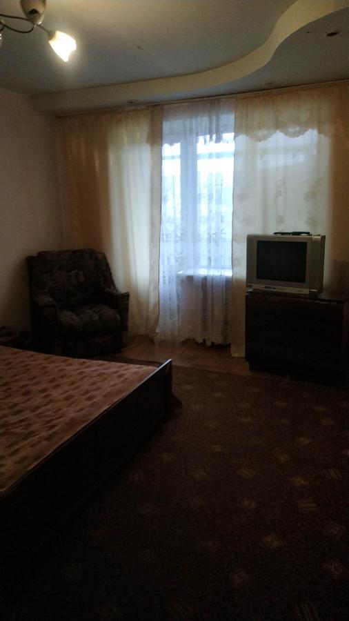 Flats Appartement Izyum Buitenkant foto