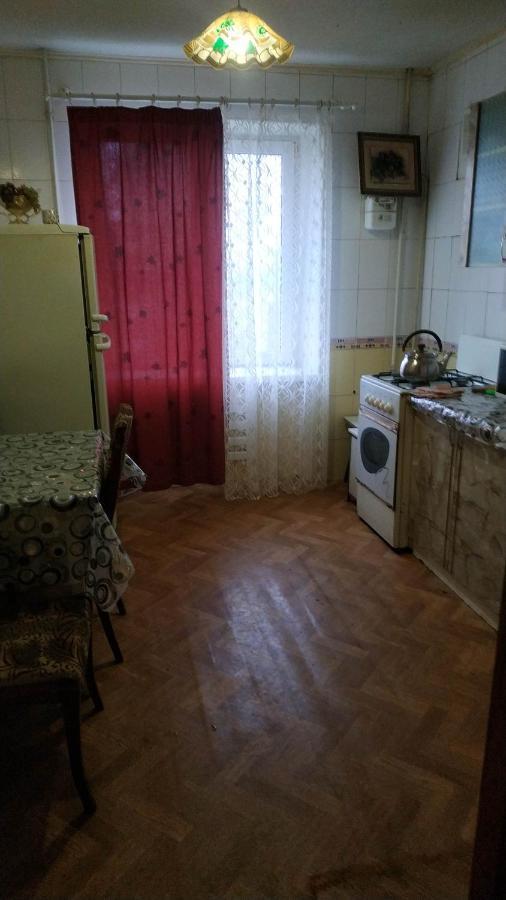Flats Appartement Izyum Buitenkant foto