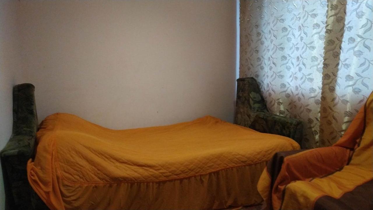 Flats Appartement Izyum Buitenkant foto