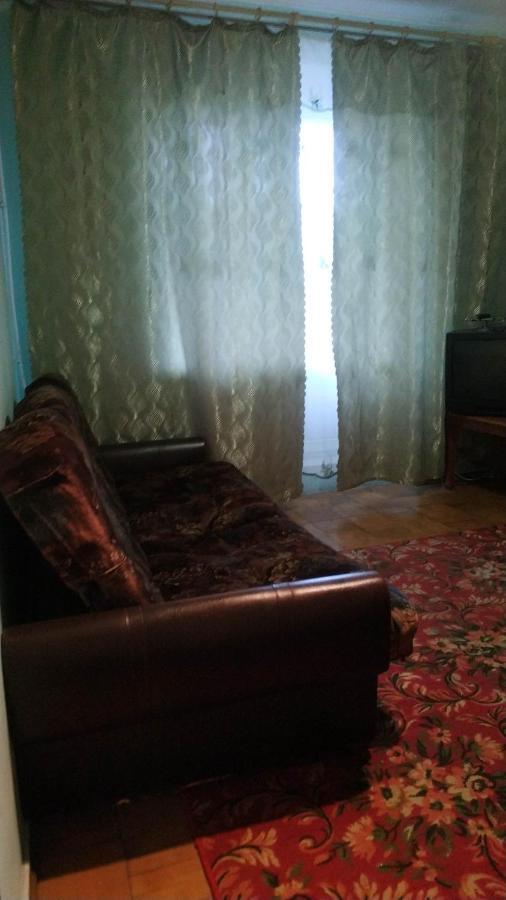 Flats Appartement Izyum Buitenkant foto