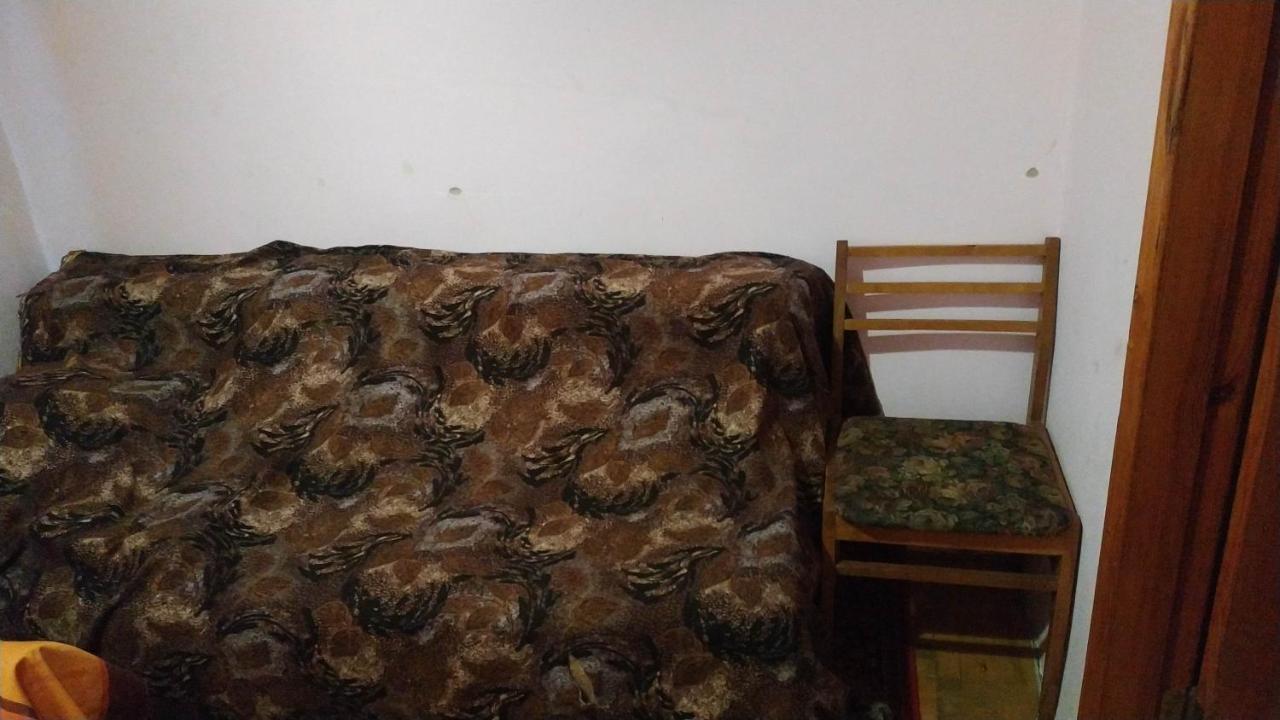 Flats Appartement Izyum Buitenkant foto