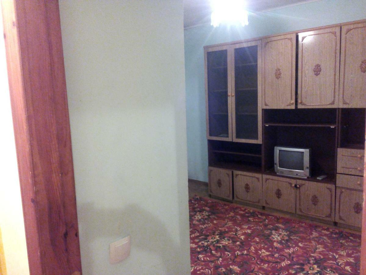Flats Appartement Izyum Buitenkant foto