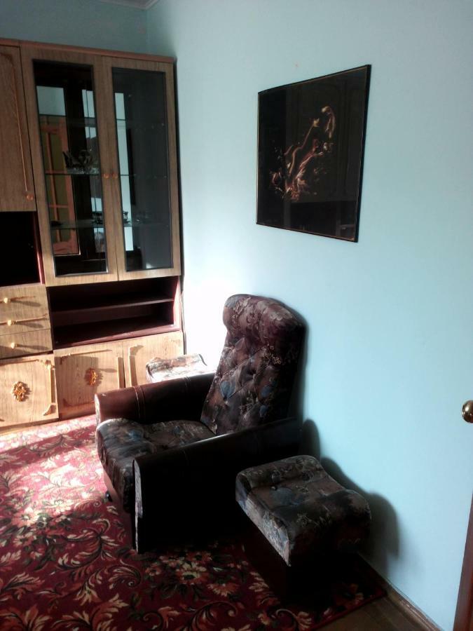 Flats Appartement Izyum Buitenkant foto